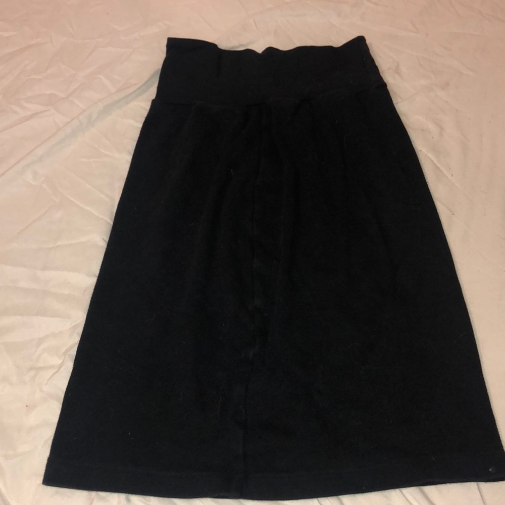 A black midskirt